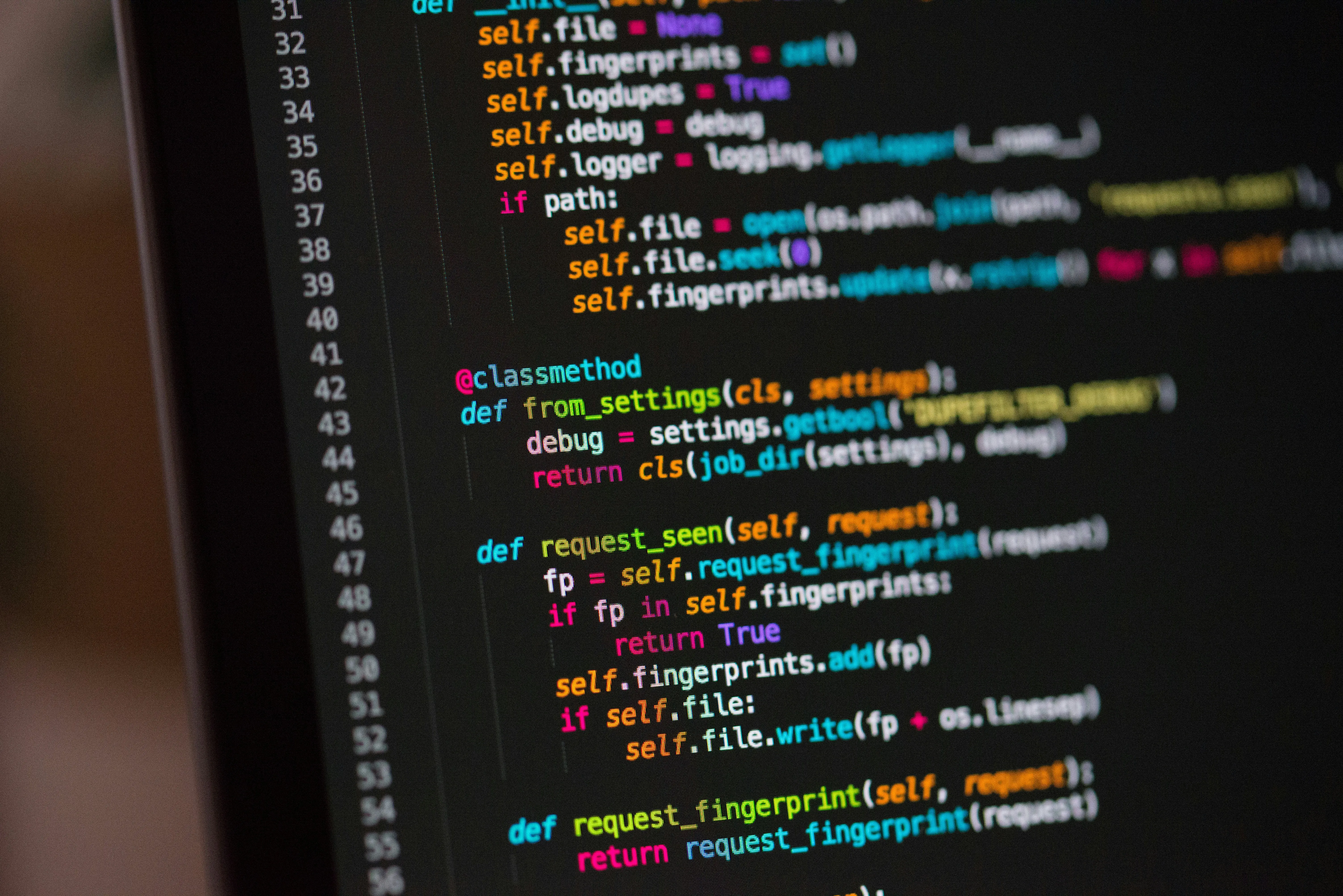 Abstrakter Code auf einem Bildschirm
